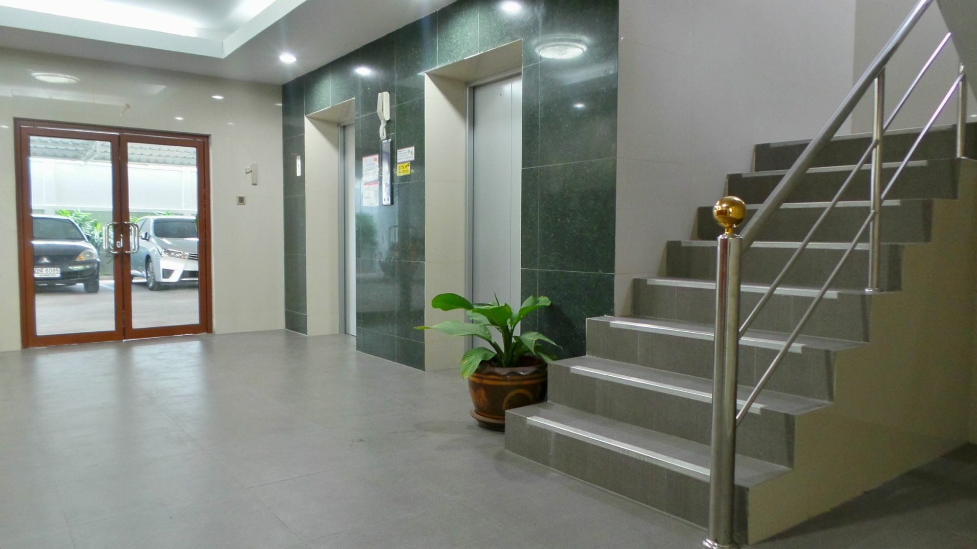 喆苏帕拉公寓式酒店 曼谷 外观 照片